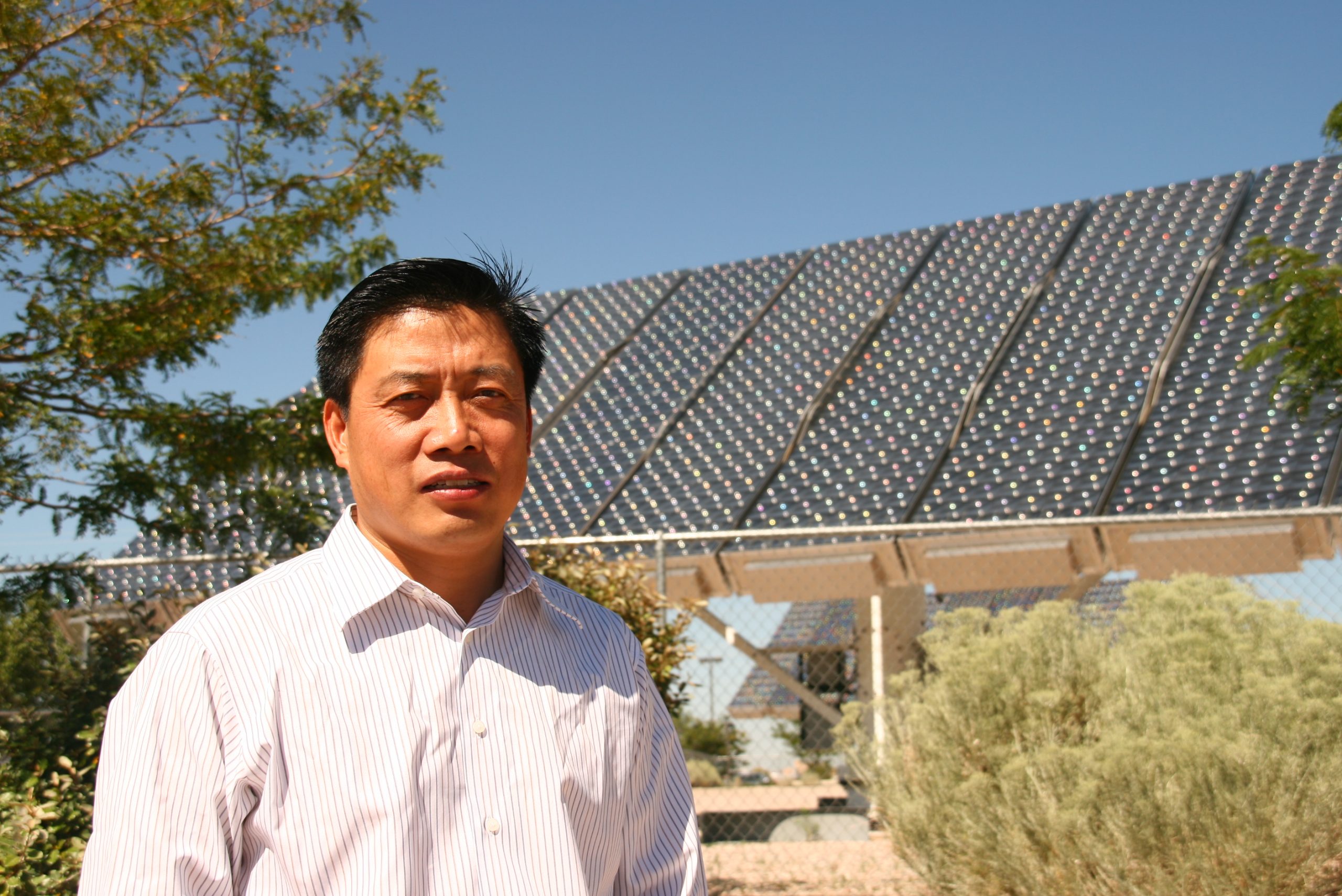 Hong Hou, CEO of EMCORE Corp., was honored during Entrepreneurial Spirit Week at Sandia. Click on thumbnail for a high-resolution image.