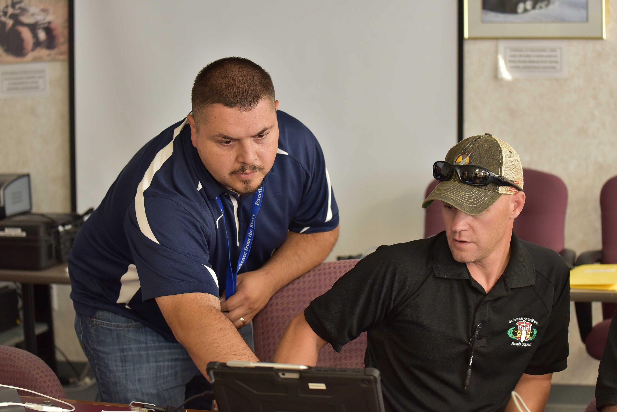 Bomb techs learn the ins and outs of XTK software custom designed by Sandia National Laboratories to meet their needs.