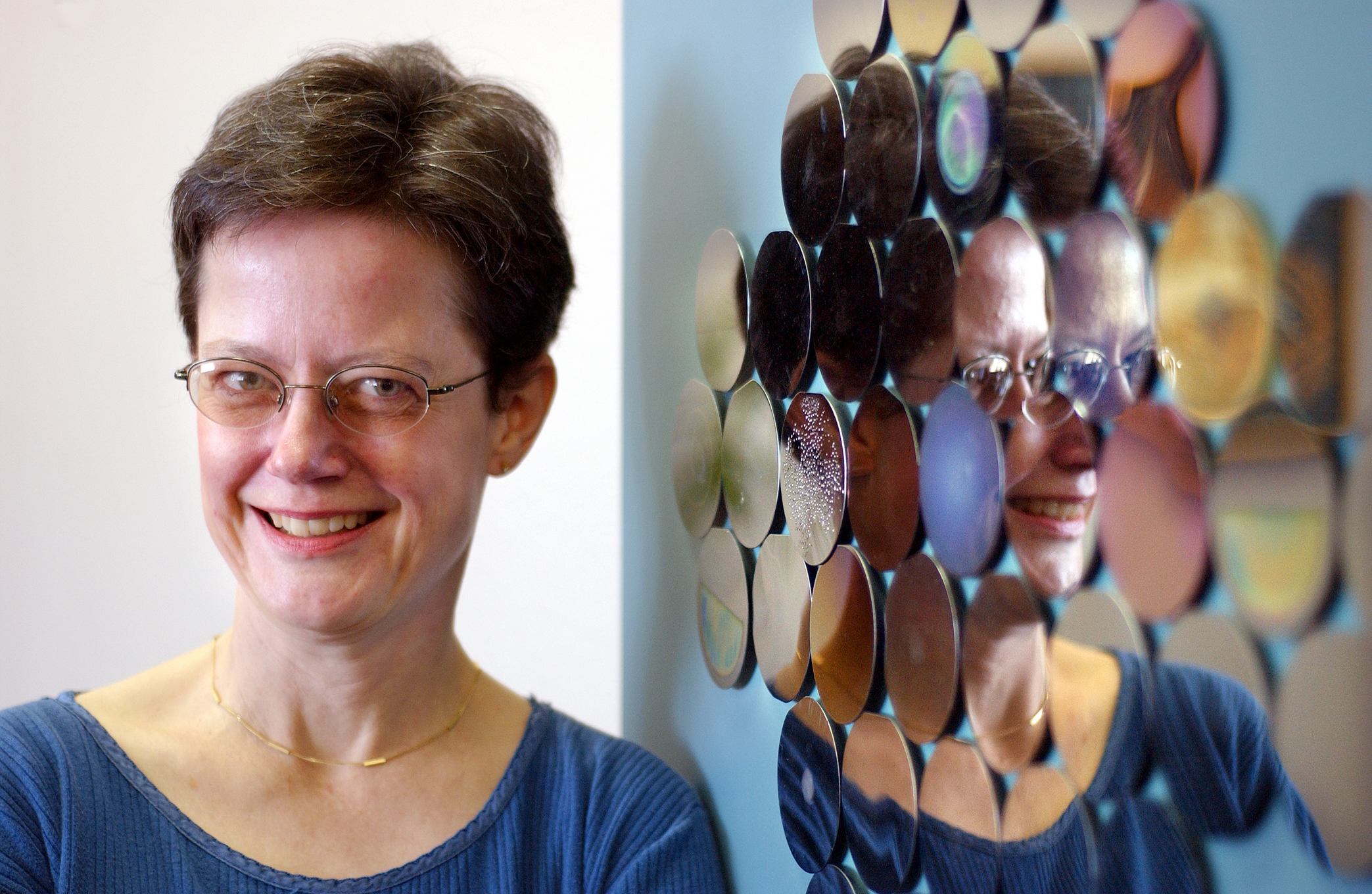 JULIA PHILLIPS is the recipient of the first US Department of Labor Women's Bureau's Horizon Award for contributing significantly to the acceptance and advancement of women in science and engineering. (Photo by Randy Montoya)<br />
Download 300dpi JPEG image, ‘JuliaPhillips_02.jpg’, 2.36MB (Media are welcome to download/publish this image with related news stories.)