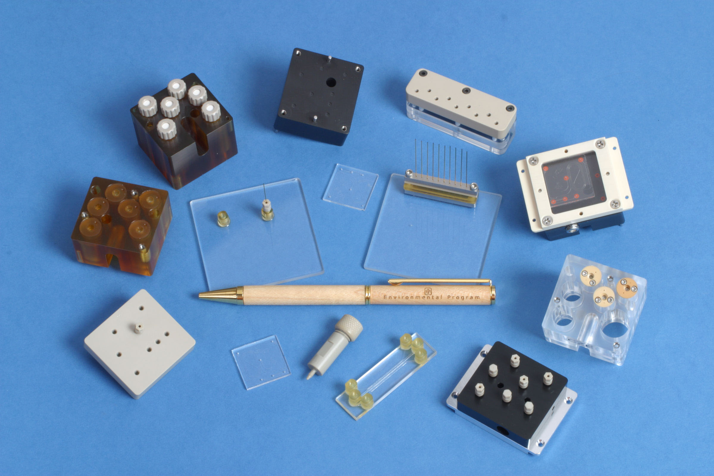 The ChipTite™ series of manifolds and interconnects is fully compatible with CapTite™ and is easily adaptable to multiple chip configurations.